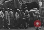 Image des civils allemands Aix-la-Chapelle en Allemagne, 1945, de la seconde 34 séquences d'archives historiques vidéo 65675042615