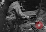 Image des civils allemands Aix-la-Chapelle en Allemagne, 1945, de la seconde 38 séquences d'archives historiques vidéo 65675042615