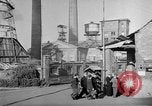 Standbild Kohle Bergbau Deutschland, 1946, aus Sekunde 44 historischem Filmmaterial Videoclip 65675042618
