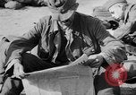 Standbild Hof in Sitzung Deutschland, 1946, aus Sekunde 5 historischem Filmmaterial Videoclip 65675042619