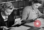 Standbild Hof in Sitzung Deutschland, 1946, aus Sekunde 19 historischem Filmmaterial Videoclip 65675042619