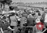 Standbild Hof in Sitzung Deutschland, 1946, aus Sekunde 27 historischem Filmmaterial Videoclip 65675042619