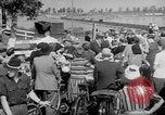 Standbild Hof in Sitzung Deutschland, 1946, aus Sekunde 28 historischem Filmmaterial Videoclip 65675042619