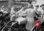 Standbild Hof in Sitzung Deutschland, 1946, aus Sekunde 35 historischem Filmmaterial Videoclip 65675042619