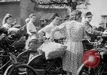 Standbild Hof in Sitzung Deutschland, 1946, aus Sekunde 36 historischem Filmmaterial Videoclip 65675042619
