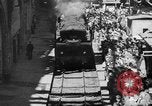 Standbild Hof in Sitzung Deutschland, 1946, aus Sekunde 57 historischem Filmmaterial Videoclip 65675042619