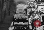Standbild Hof in Sitzung Deutschland, 1946, aus Sekunde 59 historischem Filmmaterial Videoclip 65675042619