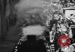 Standbild Hof in Sitzung Deutschland, 1946, aus Sekunde 61 historischem Filmmaterial Videoclip 65675042619