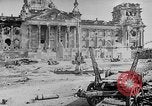 Immagine di Catturate i soldati tedeschi Germania, 1945, secondo 6 filmato di repertorio 65675042620