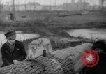 Standbild Deutsche Schneiden von Bäumen für Kraftstoff in Berlin nach Zweiten Weltkrieg Berlin Deutschland, 1945, aus Sekunde 48 historischem Filmmaterial Videoclip 65675042630