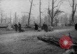 Standbild Schneiden von Bäumen Berlin Deutschland, 1945, aus Sekunde 33 historischem Filmmaterial Videoclip 65675042631