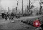 Standbild Schneiden von Bäumen Berlin Deutschland, 1945, aus Sekunde 39 historischem Filmmaterial Videoclip 65675042631