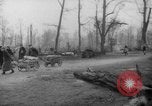 Standbild Schneiden von Bäumen Berlin Deutschland, 1945, aus Sekunde 40 historischem Filmmaterial Videoclip 65675042631