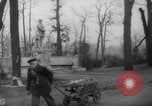 Standbild Schneiden von Bäumen Berlin Deutschland, 1945, aus Sekunde 48 historischem Filmmaterial Videoclip 65675042631