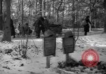 Standbild Hand gezogenen Wagen Berlin Deutschland, 1945, aus Sekunde 9 historischem Filmmaterial Videoclip 65675042632