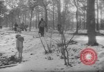 Standbild Hand gezogenen Wagen Berlin Deutschland, 1945, aus Sekunde 24 historischem Filmmaterial Videoclip 65675042632