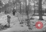 Standbild Hand gezogenen Wagen Berlin Deutschland, 1945, aus Sekunde 26 historischem Filmmaterial Videoclip 65675042632