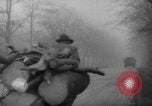Standbild Hand gezogenen Wagen Berlin Deutschland, 1945, aus Sekunde 27 historischem Filmmaterial Videoclip 65675042632