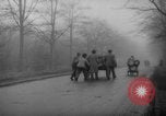 Standbild Hand gezogenen Wagen Berlin Deutschland, 1945, aus Sekunde 47 historischem Filmmaterial Videoclip 65675042632
