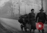 Standbild Hand gezogenen Wagen Berlin Deutschland, 1945, aus Sekunde 55 historischem Filmmaterial Videoclip 65675042632