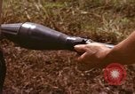 Standbild RPG-7 Rakete Vietnam, 1970, aus Sekunde 53 historischem Filmmaterial Videoclip 65675042654