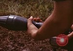 Standbild RPG-7 Rakete Vietnam, 1970, aus Sekunde 60 historischem Filmmaterial Videoclip 65675042654