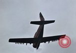 Standbild USA A-1 E Flugzeuge Vietnam, 1966, aus Sekunde 33 historischem Filmmaterial Videoclip 65675042657