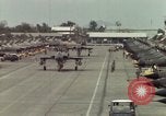 Standbild USA F-105 Flugzeuge Vietnam, 1967, aus Sekunde 26 historischem Filmmaterial Videoclip 65675042664