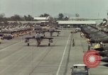 Standbild USA F-105 Flugzeuge Vietnam, 1967, aus Sekunde 27 historischem Filmmaterial Videoclip 65675042664