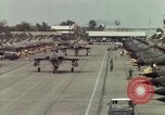 Standbild USA F-105 Flugzeuge Vietnam, 1967, aus Sekunde 29 historischem Filmmaterial Videoclip 65675042664