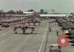 Standbild USA F-105 Flugzeuge Vietnam, 1967, aus Sekunde 31 historischem Filmmaterial Videoclip 65675042664