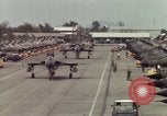 Standbild USA F-105 Flugzeuge Vietnam, 1967, aus Sekunde 33 historischem Filmmaterial Videoclip 65675042664