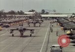 Standbild USA F-105 Flugzeuge Vietnam, 1967, aus Sekunde 35 historischem Filmmaterial Videoclip 65675042664