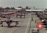 Standbild USA F-105 Flugzeuge Vietnam, 1967, aus Sekunde 41 historischem Filmmaterial Videoclip 65675042664
