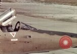 Standbild USA F-105 Flugzeuge Vietnam, 1967, aus Sekunde 53 historischem Filmmaterial Videoclip 65675042664