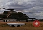Standbild USA HH-53-Helikopter Vietnam, 1967, aus Sekunde 13 historischem Filmmaterial Videoclip 65675042666