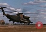 Standbild USA HH-53-Helikopter Vietnam, 1967, aus Sekunde 28 historischem Filmmaterial Videoclip 65675042666
