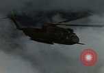 Immagine di Stati Uniti HH-53 elicottero Il Vietnam, 1967, secondo 42 filmato di repertorio 65675042667