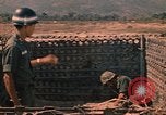 Image sud-vietnamiens Forces régionales Vietnam, 1970, de la seconde 41 séquences d'archives historiques vidéo 65675042676