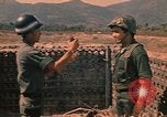 Image sud-vietnamiens Forces régionales Vietnam, 1970, de la seconde 56 séquences d'archives historiques vidéo 65675042676