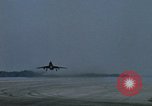 Standbild F-100C Flugzeuge abheben Florida United States USA, 1968, aus Sekunde 15 historischem Filmmaterial Videoclip 65675042696