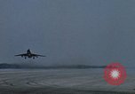 Standbild F-100C Flugzeuge abheben Florida United States USA, 1968, aus Sekunde 16 historischem Filmmaterial Videoclip 65675042696