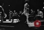 Standbild Helen Mack gekrönt bei Schönheitswettbewerb New York City USA, 1934, aus Sekunde 17 historischem Filmmaterial Videoclip 65675042752