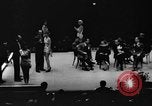 Standbild Helen Mack gekrönt bei Schönheitswettbewerb New York City USA, 1934, aus Sekunde 29 historischem Filmmaterial Videoclip 65675042752