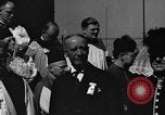 Standbild katholische Priester Cincinnati Ohio USA, 1934, aus Sekunde 5 historischem Filmmaterial Videoclip 65675042754