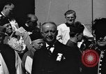 Standbild katholische Priester Cincinnati Ohio USA, 1934, aus Sekunde 6 historischem Filmmaterial Videoclip 65675042754