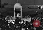Standbild katholische Priester Cincinnati Ohio USA, 1934, aus Sekunde 35 historischem Filmmaterial Videoclip 65675042754