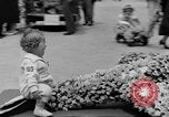 Standbild Us-amerikanische Kinder parade in Kostüm Ocean Park California USA, 1935, aus Sekunde 38 historischem Filmmaterial Videoclip 65675042765