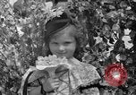 Standbild Us-amerikanische Kinder parade in Kostüm Ocean Park California USA, 1935, aus Sekunde 49 historischem Filmmaterial Videoclip 65675042765