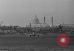Standbild zwei-sitzigen Flugzeug Washington DC USA, 1936, aus Sekunde 34 historischem Filmmaterial Videoclip 65675042772